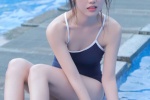 泳池邊泳衣美女性感養眼寫真