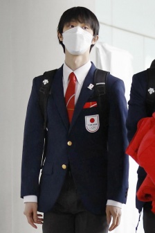 Yuzuru Hanyu’s beautiful street photos at Japan’s airport