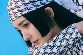 Beauty star Yang Mi wallpaper pictures