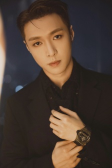 Zhang Yixing's elegant and handsome photos