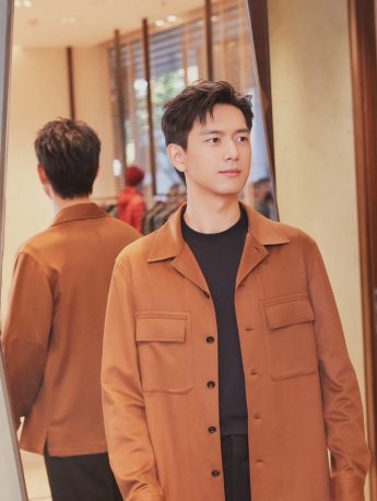 Li Xian's handsome event photos with metal frame glasses