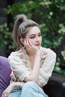 Zhou Yangqing《Daughters' Love 4》Pictures