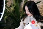 Yang Mi's sexy and charming photo pictures of deep V dress