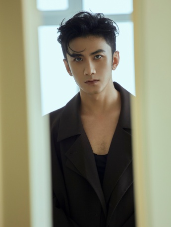 Photos of Xiao Shunyao