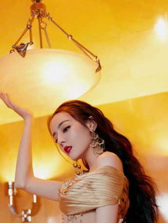 Beauty star Dilireba mobile wallpaper