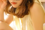 眼鏡少女性感身材妖嬈誘惑寫真