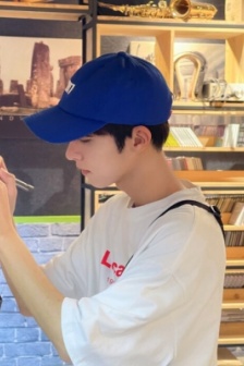 让人想恋爱的很帅气的男生头像图片