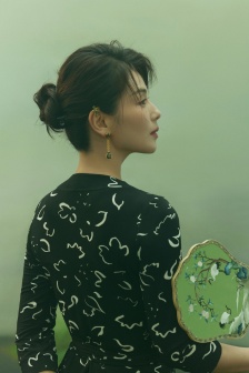 劉濤九號摩登封面寫真圖片