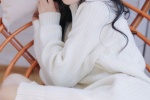 白净毛衣美女清新性感写真