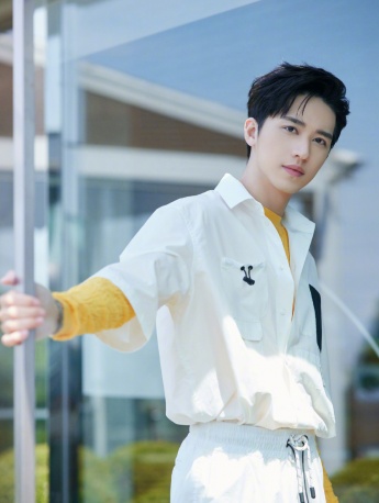 許魏洲夏日清新帥氣寫真圖片