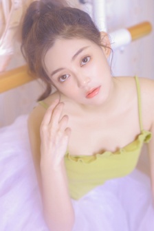 性感撩人的美女舞蹈老师写真图片