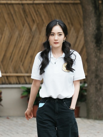 Yang Mi《You and I are both kings》Reuters style pictures