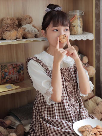 文艺少女复古清新居家写真