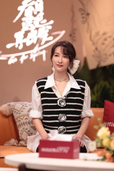 Wu Xin《Spring Delays Departure》Pictures