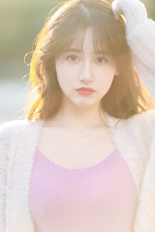 美女網紅一栗小莎子甜美寫真