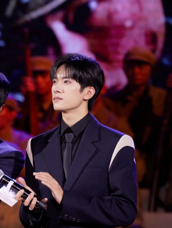 Yi Yang Qianxi's latest event photos