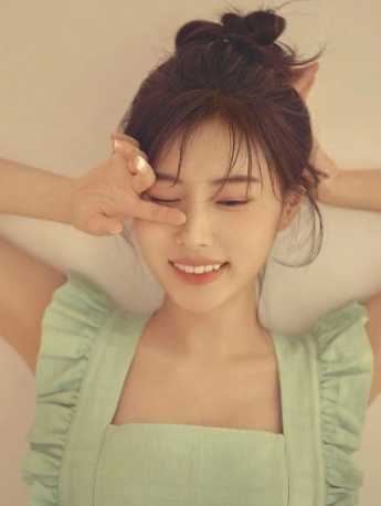 Birthday greetings to Korean singer Kang Hye-won