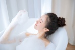 泡泡浴美女白皙肌膚性感迷人寫真