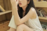 养眼美女慵懒居家甜美写真照片