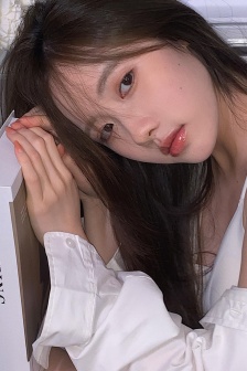 Liwo Yunyun sweet girl mobile wallpaper