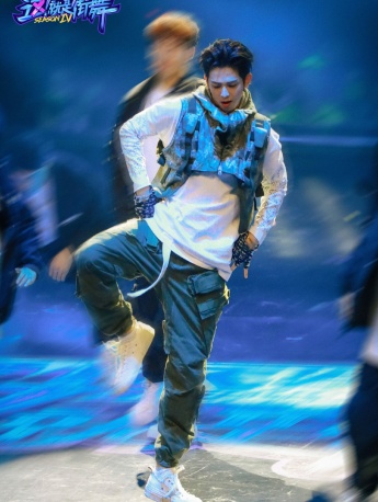符龍飛《這就是街舞4》總決賽劇照圖片