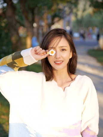 Tong Liya sunshine sweet life pictures