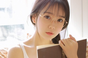 Literary beautiful girl pictures desktop wallpaper