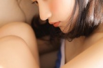 吊带美女性感妖娆妩媚撩人写真