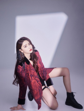 Jin Jinhan's charming long legs sexy photo
