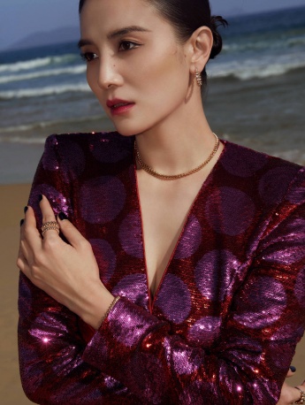 宋佳摩登魅力性感寫真圖片