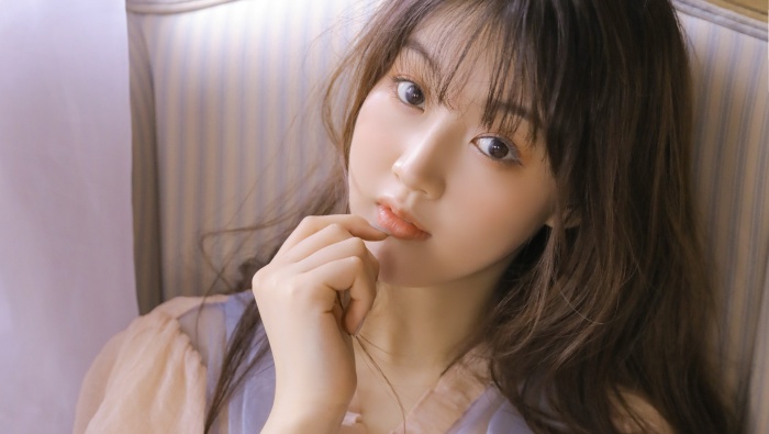 明艳性感美女写真图片桌面壁纸