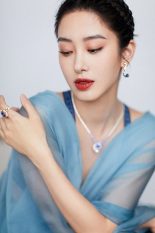 Sexy pictures of Yang Caiyu at Harper's Bazaar Annual Party