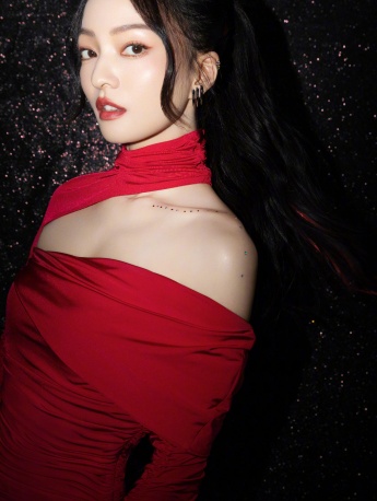 歌手张韶涵性感写真手机壁纸