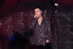 William Chan's trendy and handsome stage photos at night