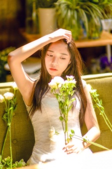 高清唯美意境美女校花写真图片