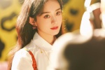 Zhao Liying's warm retro photo in the warm winter sun