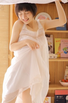 Beautiful girl in suspender nightgown sweet photo mobile wallpaper