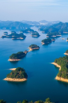 Beautiful scenery of mountains, rivers and lakes mobile wallpaper