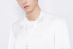 Zhang Zhehan's cool and handsome photo in white shirt