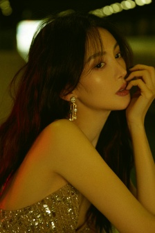 Jin Chen's 34th Golden Rooster Awards sexy photo pictures