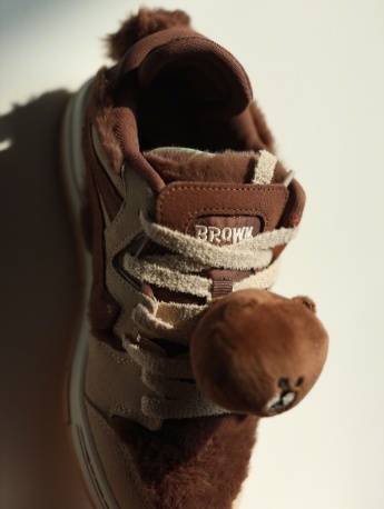 李寧聯名布朗熊局部細部圖