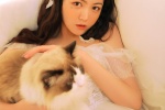 唯美性感的婚紗裙美女寫真圖片