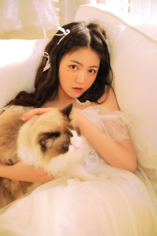 唯美性感的婚纱裙美女写真图片