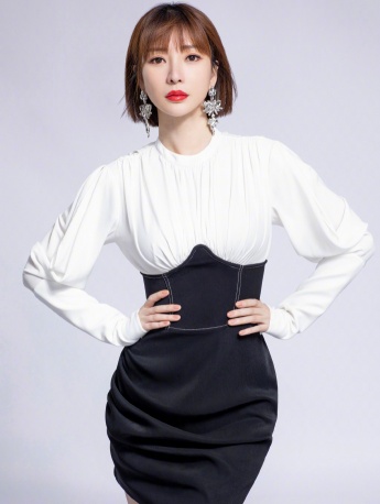 Liu Yan Qingli short hair charming sexy photo pictures