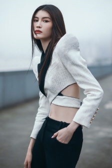 He Sui's Harper's Bazaar Annual Party Sexy Pictures