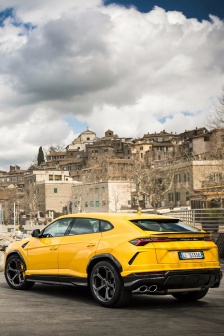 Lamborghini URUS HD wallpaper
