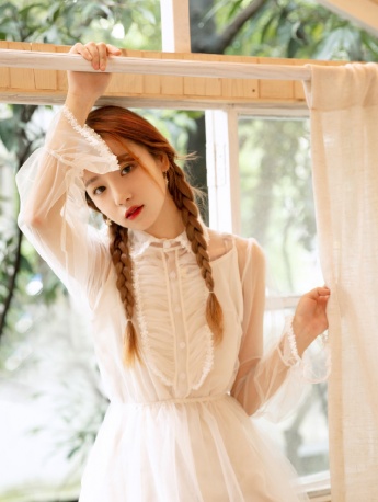 Beautiful and fresh private photos of quiet and lovely girls