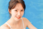 Sexy photos of beauties in the swimming pool in summer