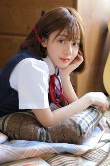 清纯美女学生妹制服诱惑写真