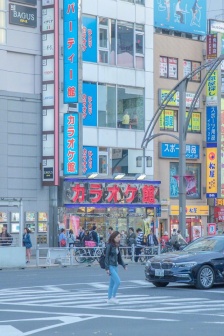 Japanese city street scenery pictures mobile wallpaper